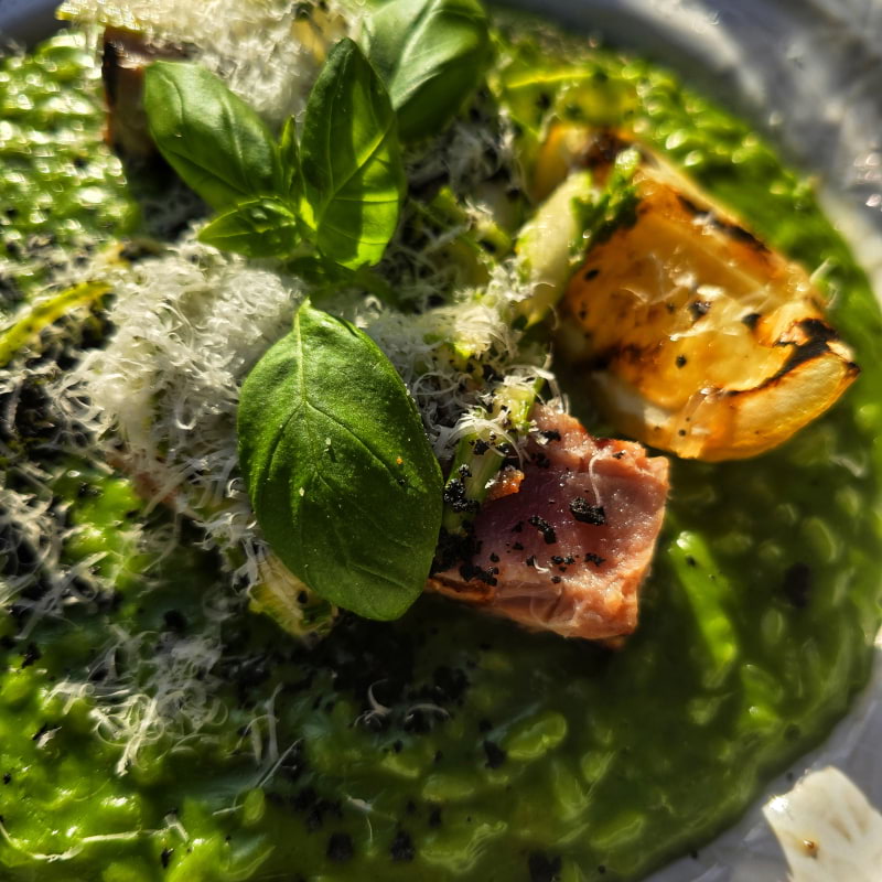Basilika risotto och halstrad tonfisk – Photo from Chicce Slottsgatan by Cecilia S. (04/06/2025)