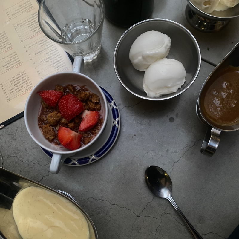 Rabarberpaj och glass – Photo from Styrelsen Bar & Bistro by Adam L. (14/06/2020)