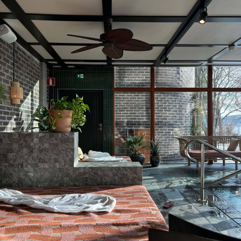 Pool inne i spaavdelningen – Bild från Ellery Beach House av Linnea A. (2025-03-31)