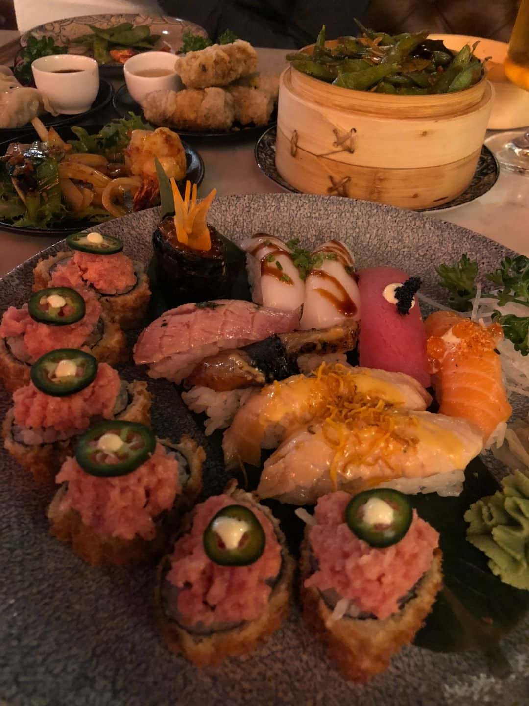 En halv tempurarulle och en blandad sushi – Photo from Wäng Izakaya by Adam L. (01/10/2018)